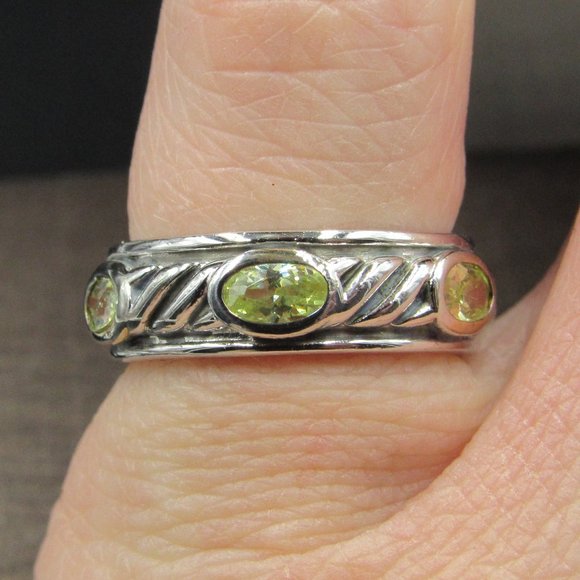Jewelry - Size 5.25 Sterling Green Cubic Zirconia Ring